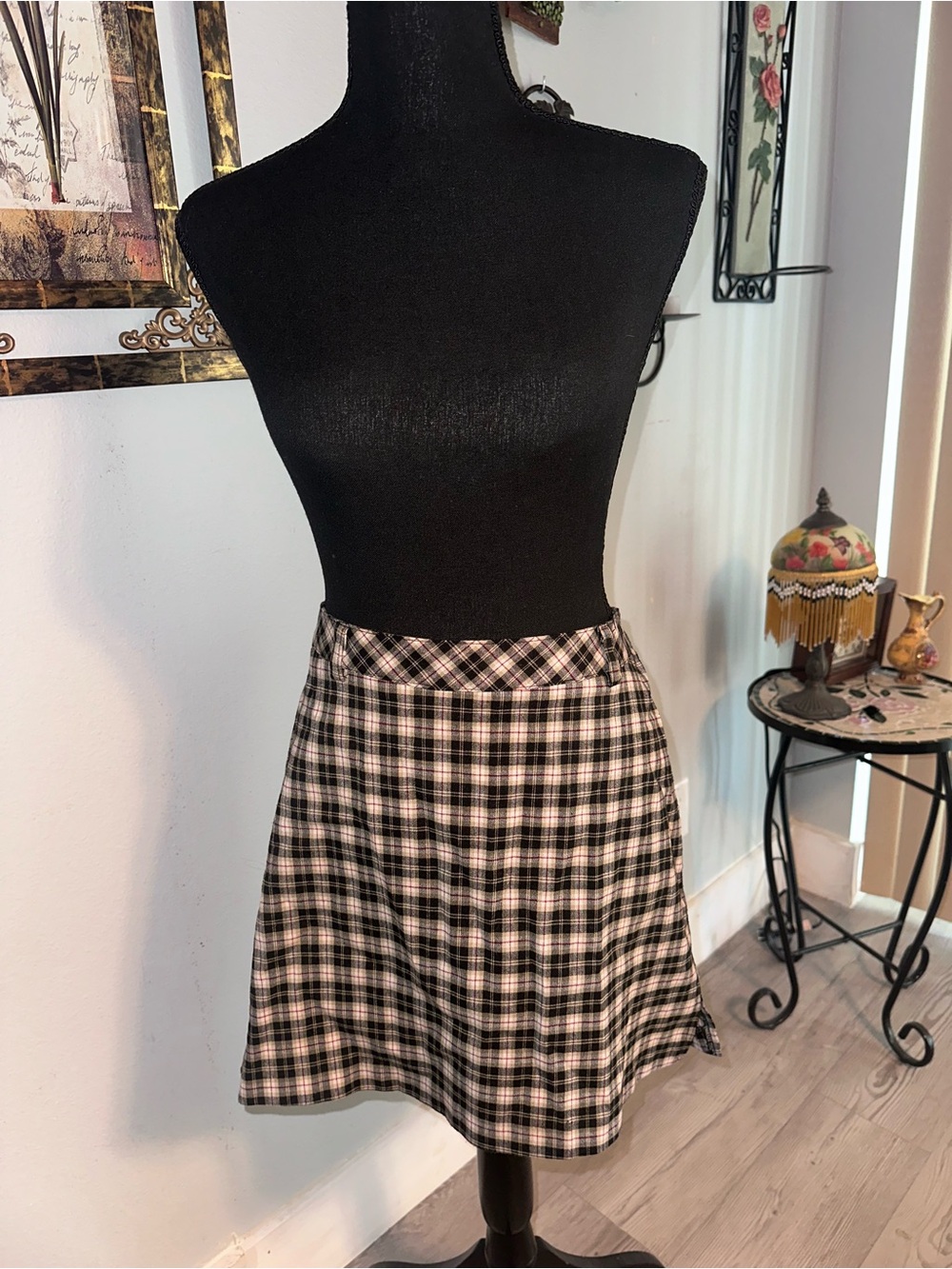 Vintage 90s Y2K ILU Plaid A-Line Mini Skirt with Slit - Black & Cream